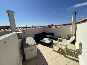 Studio Mezzanine avec Piscine, Clim, Parking et Lave-linge - Proche Plage - FR-1-702-50